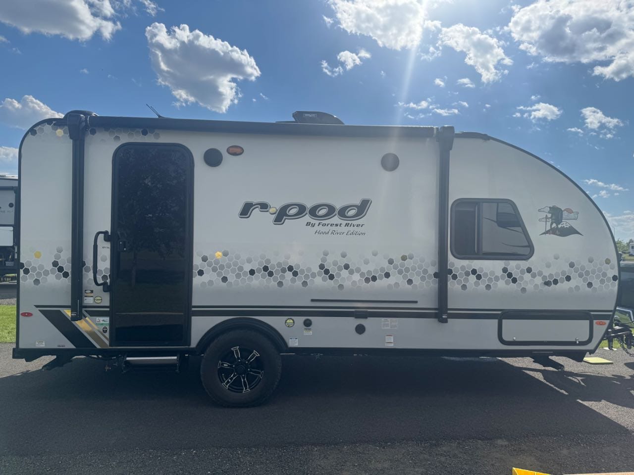 2021 22' R-Pod 196