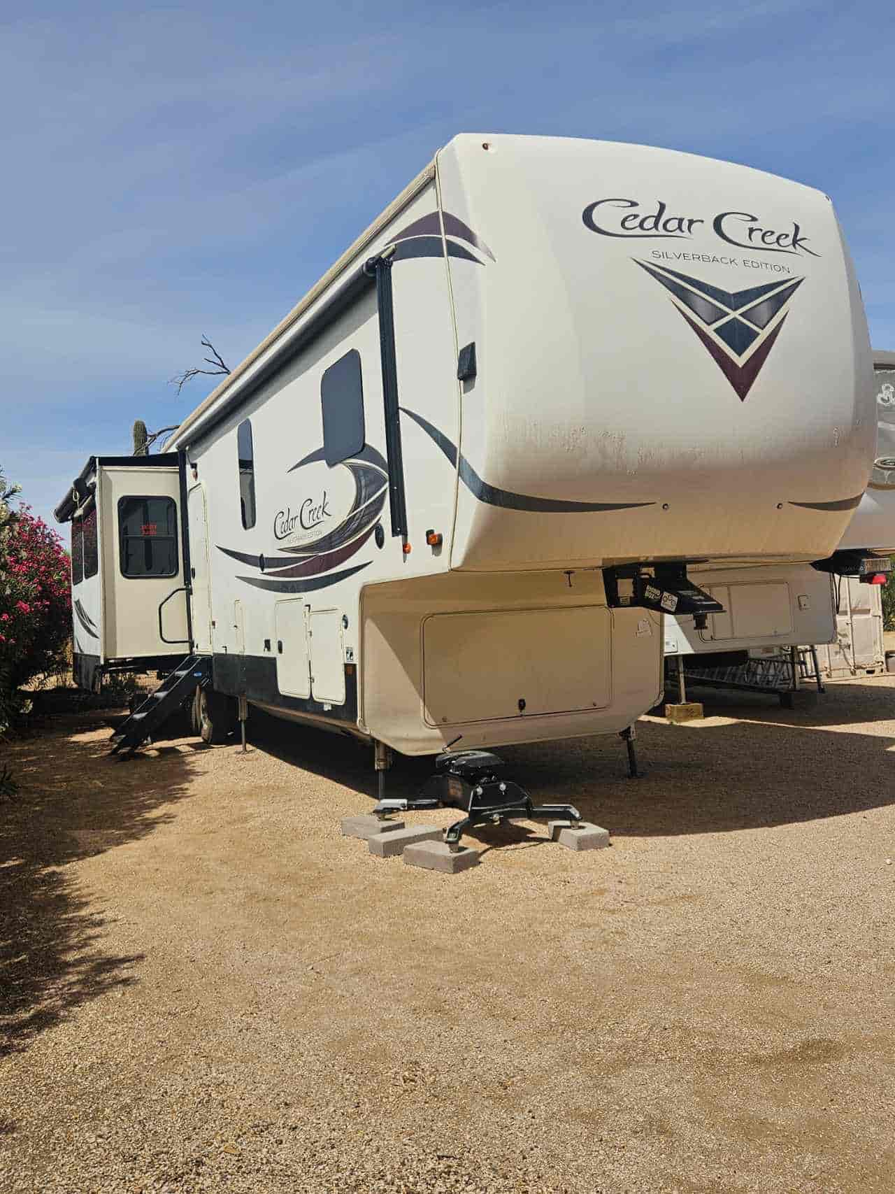 2021 40' Creek Silverback 37mbh