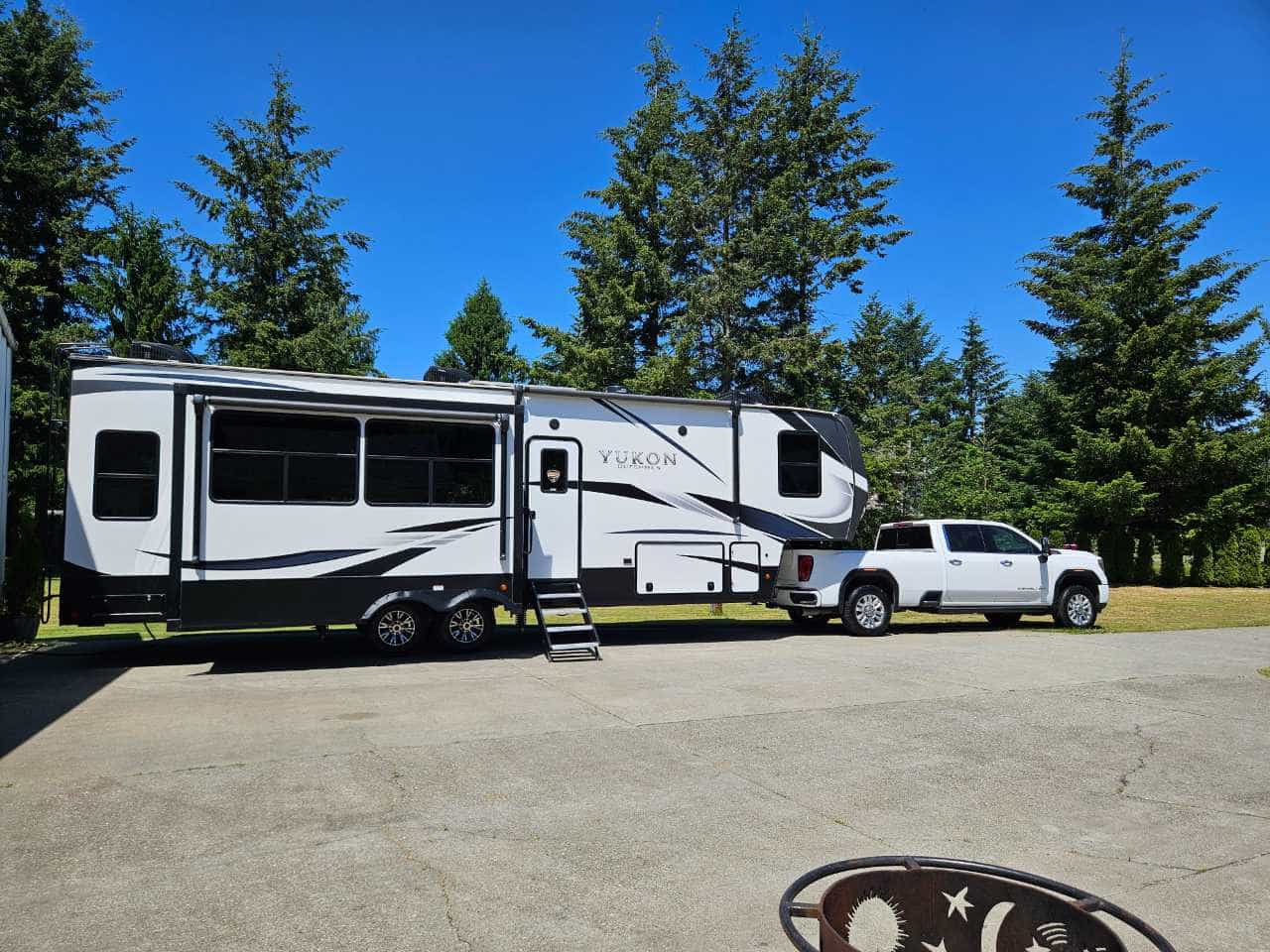 2022 32' 39 Yukon