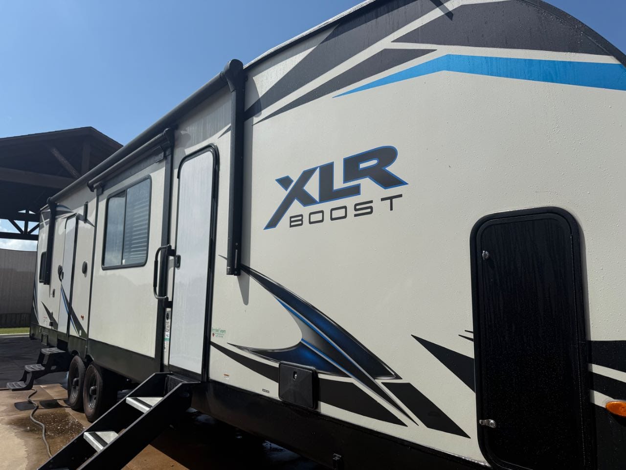 2022 37' XLR Boost