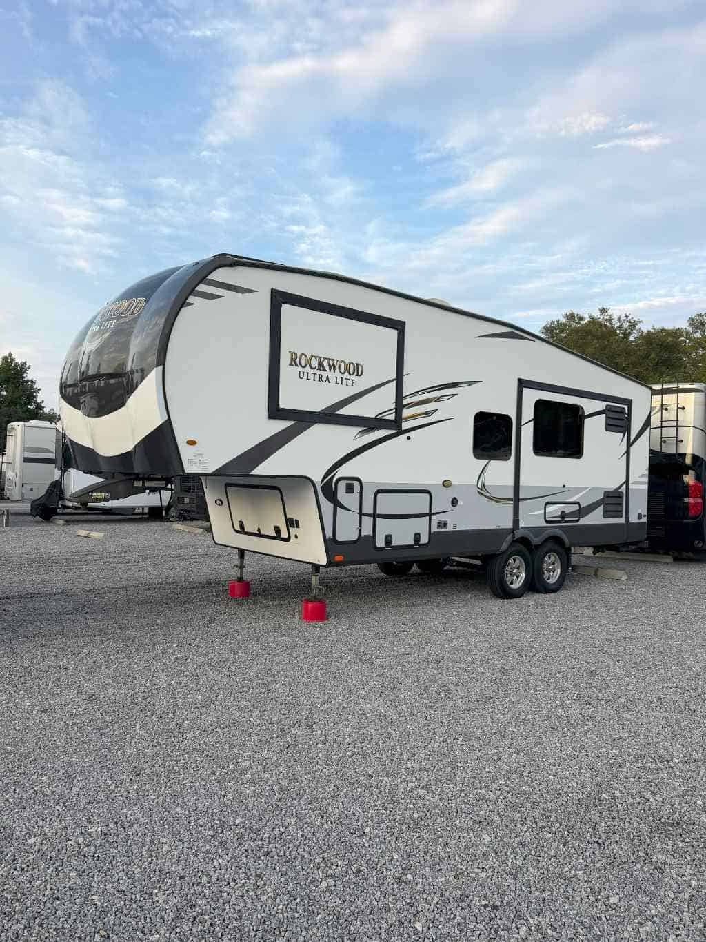 2020 29' Rockwood Ultra Lite
