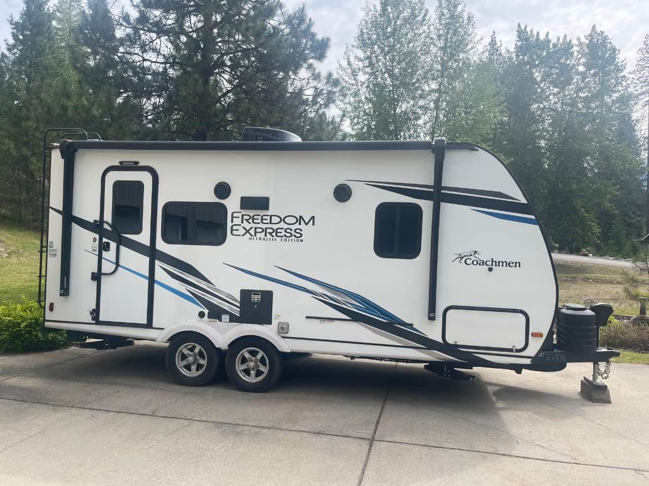 2023 19' 192RB Ultralite Edition